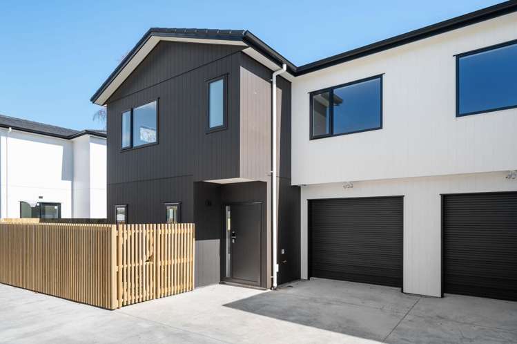 2/44 Shakespeare Avenue_0