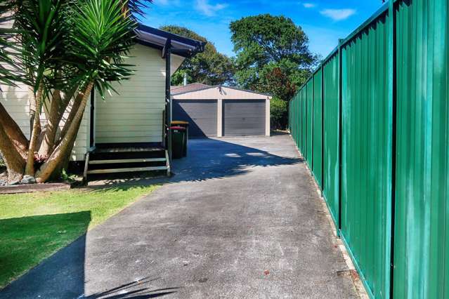1 Muirfield Street Wattle Downs_2