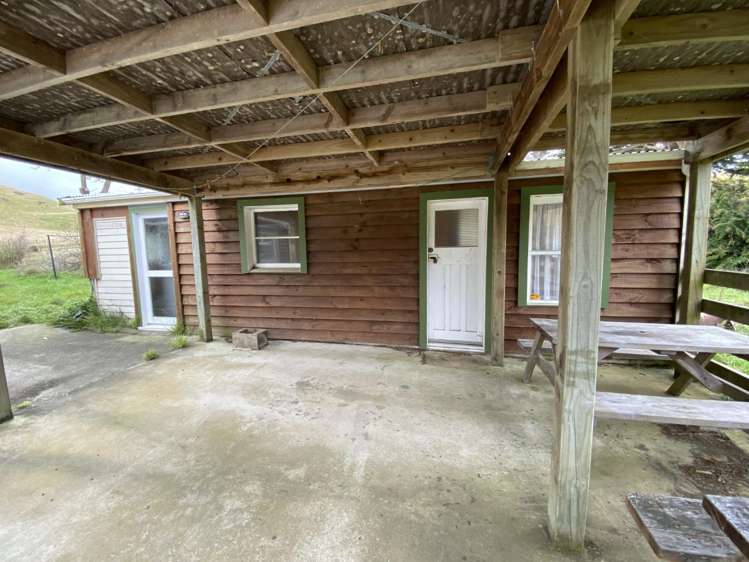 525 Muritai Road (Cottage) 10600_6