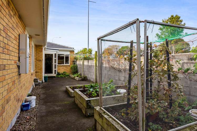 29d Baring Terrace Strandon_28
