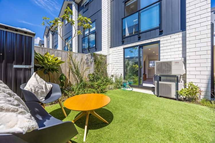 4/10 Willcott Street Mount Albert_12