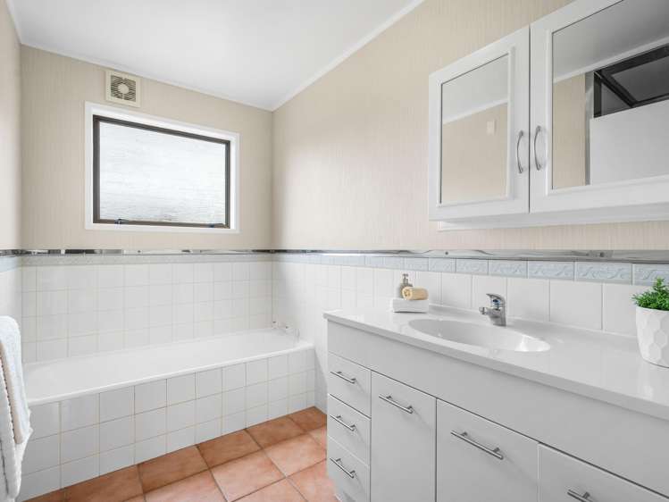 31 Amanda Avenue Dinsdale_7