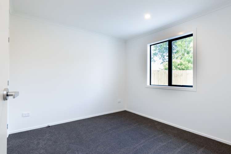 2/6 Walsh Street Forest Lake_6