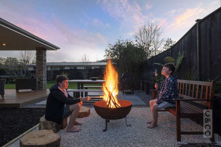 4 Crabb Fields Lane Riverhead_17