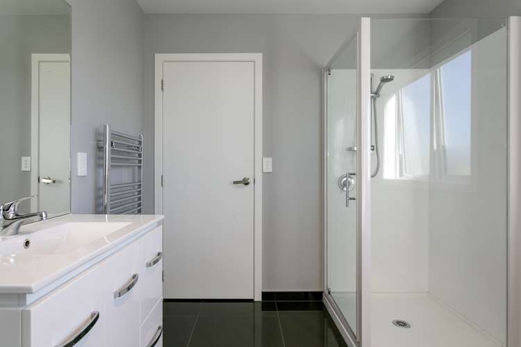 5 Broadcast Lane Rangatira Park_16