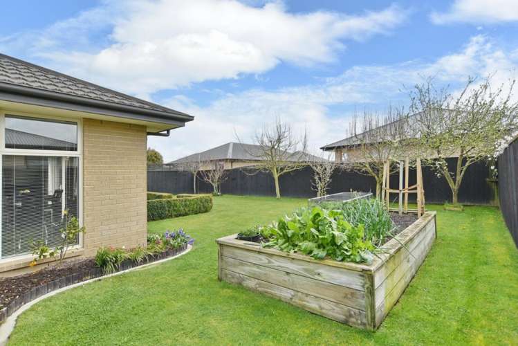 6 Wisteria Lane Rangiora_24