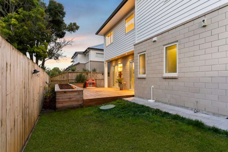 5C Quiet Street Te Atatu South_24