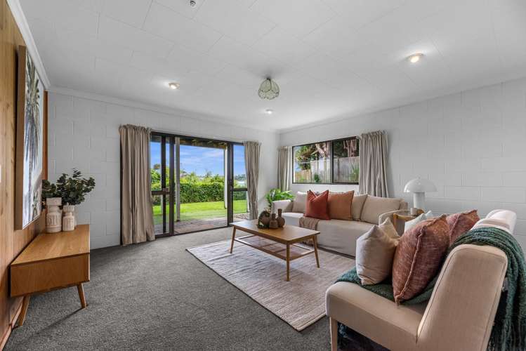 8 Sunny Bay Road Matua_10