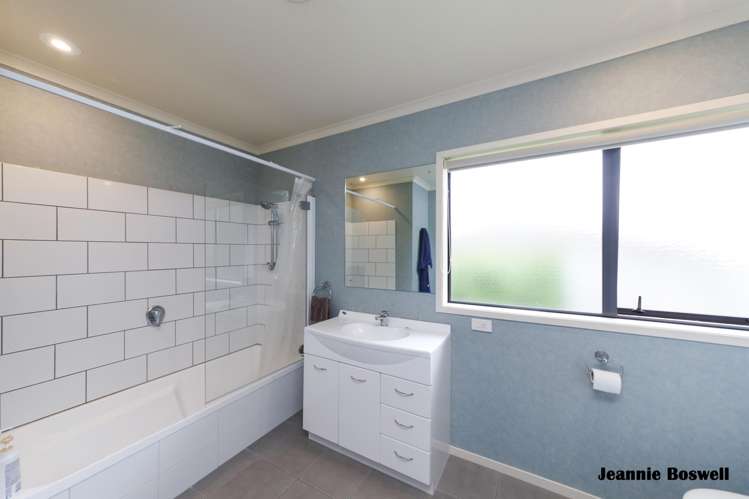 3 Walnut Grove Kelvin Grove_8