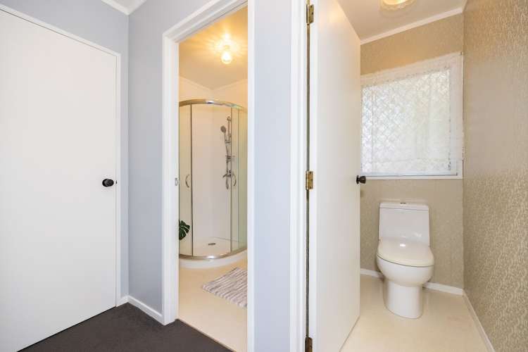 2/48 Hogans Road Glenfield_17