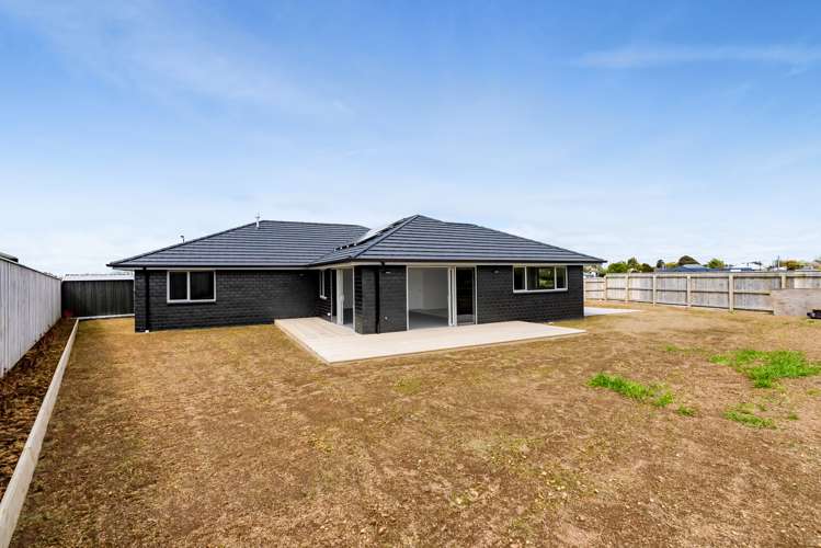 9 Midsummer Avenue Stratford_21