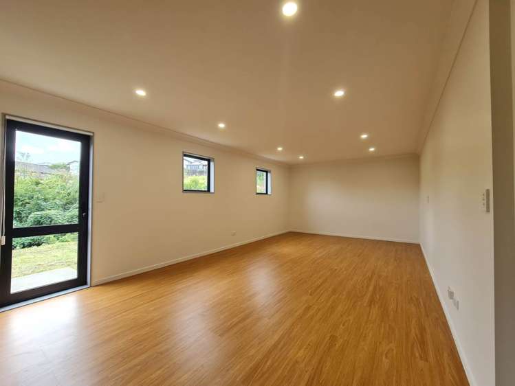 Arrowsmith Drive Flat Bush_5