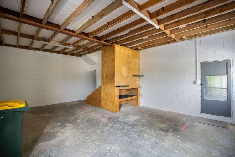 9 Fairview Place Westown_16