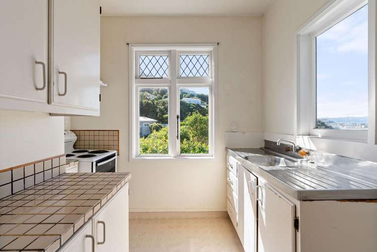 9 Hungerford Road Lyall Bay_15