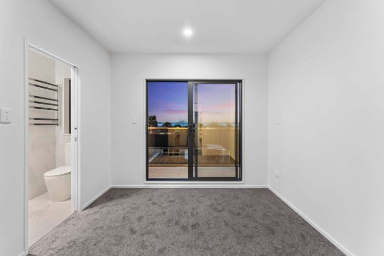 6/4 Toru Street Te Atatu Peninsula_4