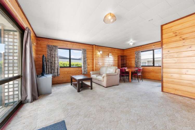 1/76 Roberts Road Te Atatu South_6