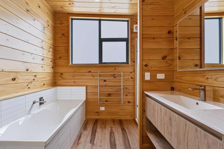 324 and 326 Tangiora Avenue Whangapoua_23