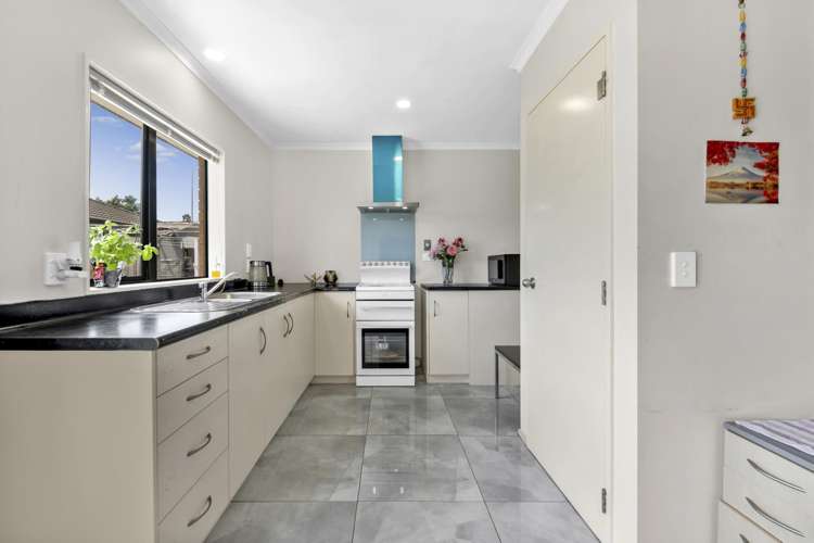 518 & A Chapel Road East Tamaki_14