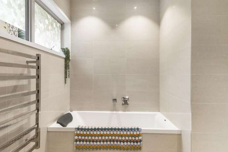 88 Scenic Drive Titirangi_20
