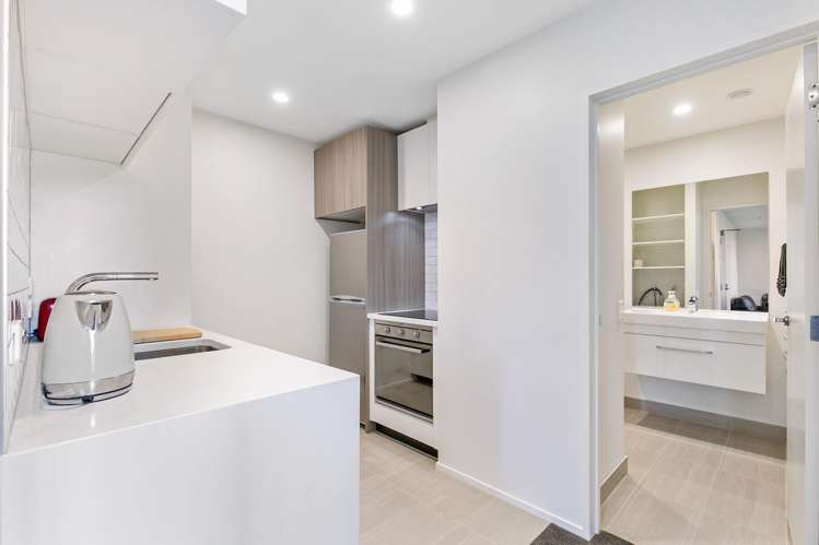 504/18 Saint Martins Lane Grafton_6