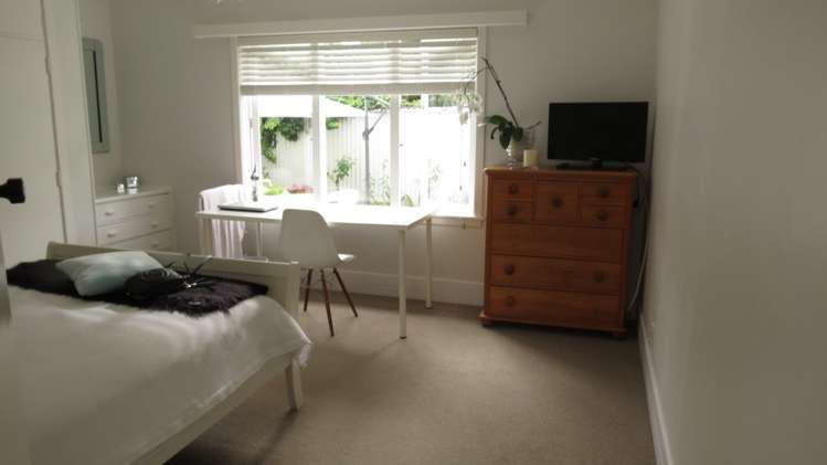 2/18a Ascot Avenue Narrow Neck_5