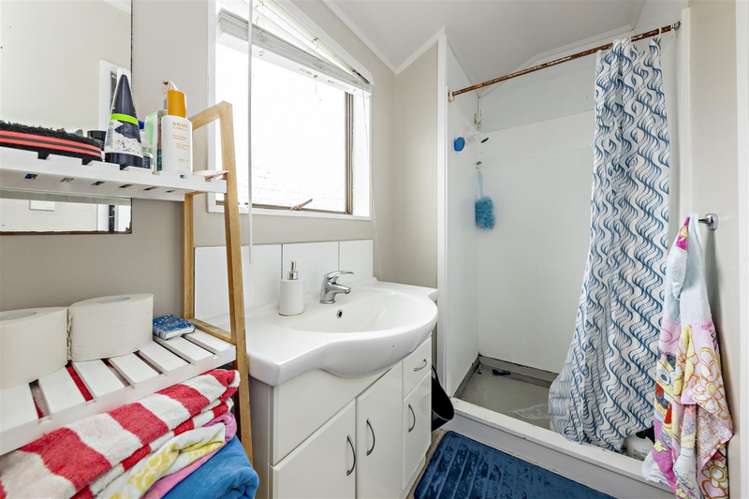 11 Slim Place Clendon Park_12