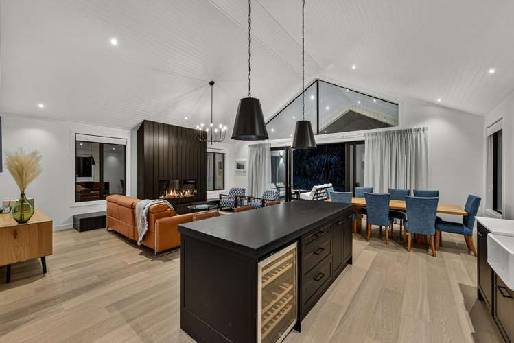 8 Collings Drive_3