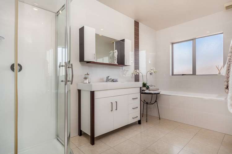 15 Seresin Crescent Flat Bush_22