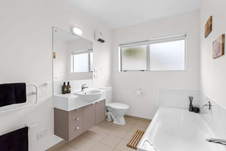 25 Carento Way Stanmore Bay_12