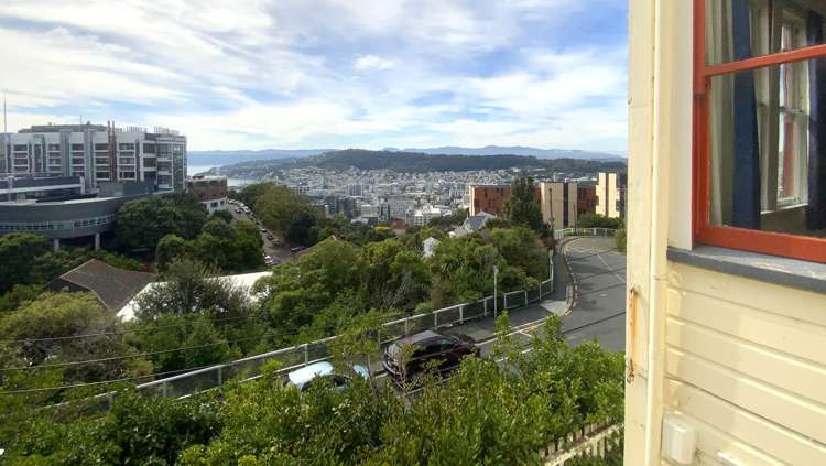 B/88 Kelburn Parade 1287_18