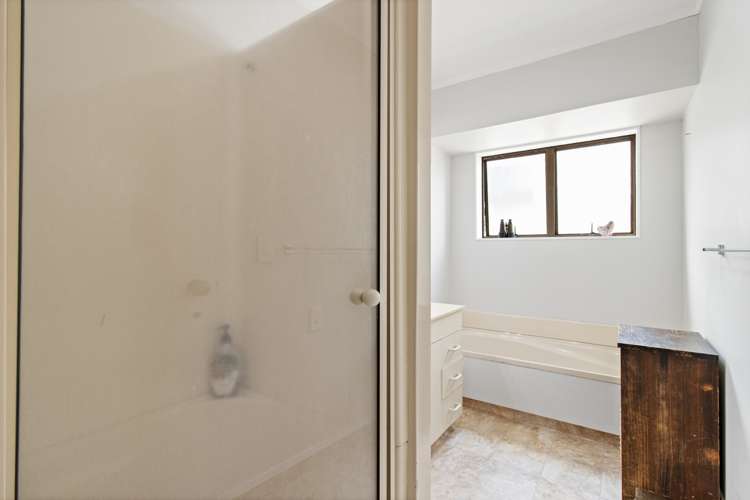 28 Lansdowne Crescent Glenview_12