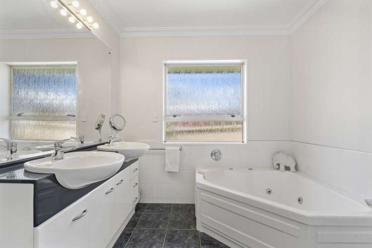 2 Eighth Avenue Tauranga Central_21