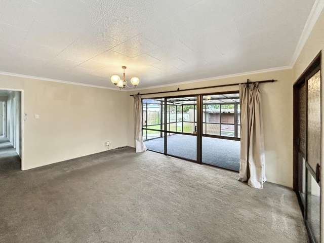 81 Herbert Avenue 10922_2