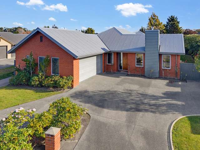 Easy Family Living in the Heart of Lincoln