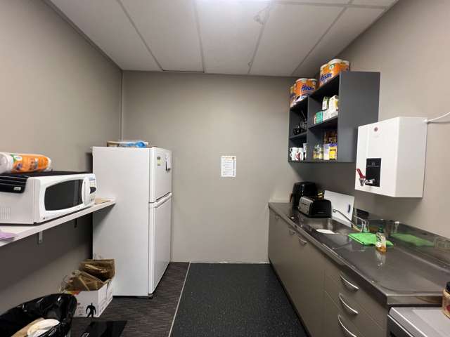 Unit 3, Building 1/15 Accent Drive East Tamaki_3