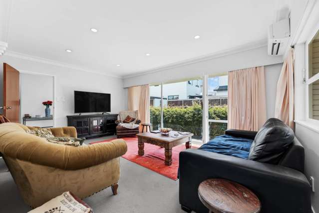 14 Borrowdace Avenue Botany Downs_1