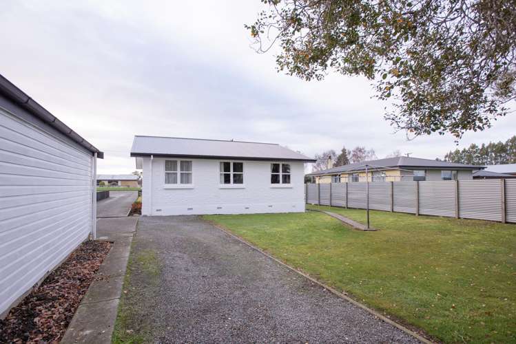 16 Great North Road Winton_17