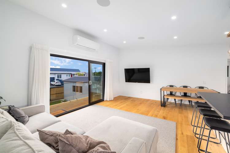 2/2 Mermaid Place Southshore_9