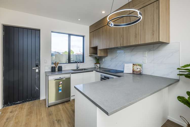 8/14 Clendon Place Manurewa_10