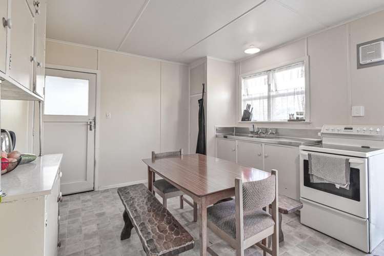 42 Dover Road Flaxmere_10