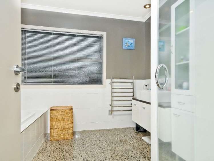 73 Wiltshire Drive Huntington_7