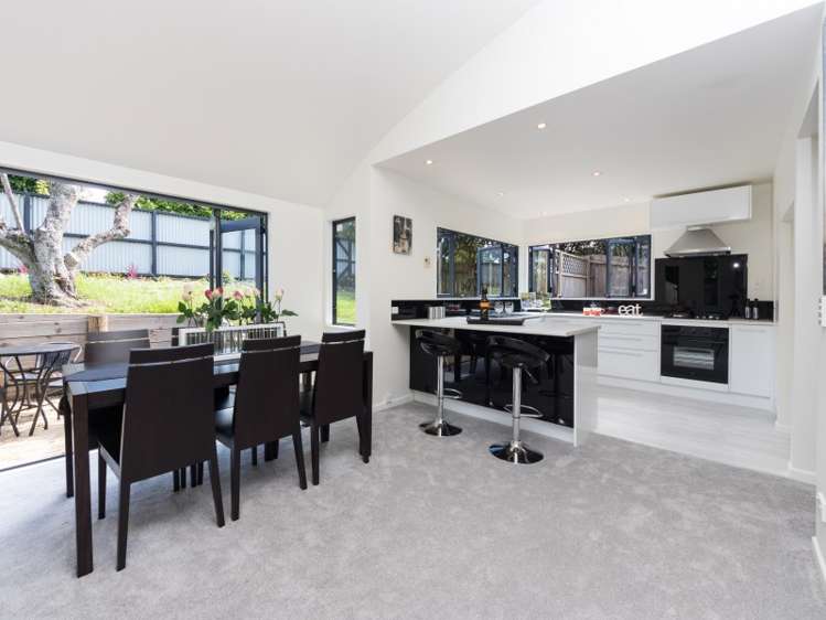 2/607 Glenfield Road Totara Vale_4