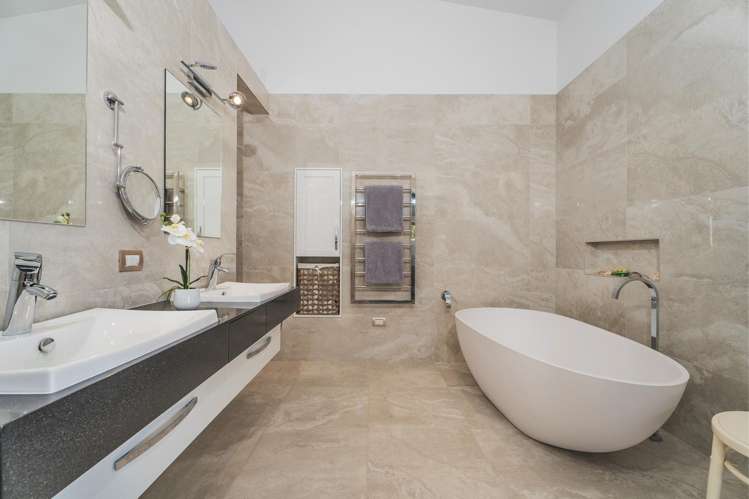 47 Sarahs Hill Hahei_12