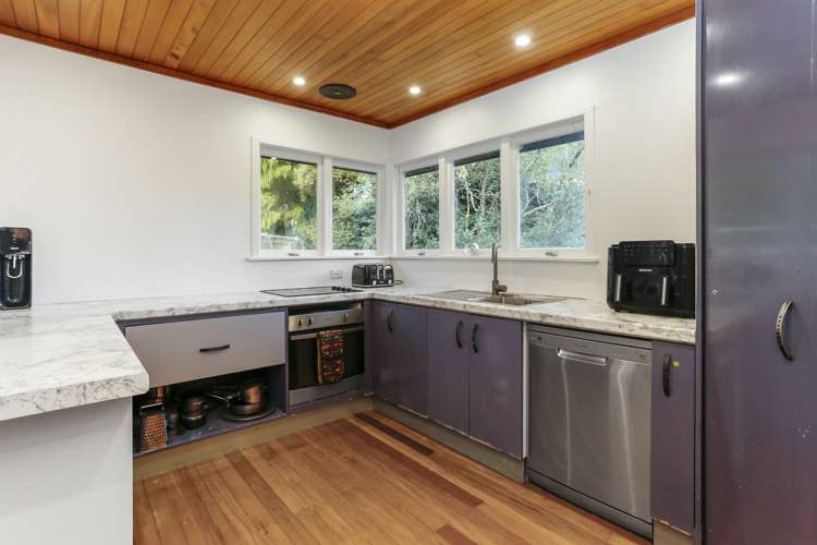 237 Woodlands Park Road Titirangi_7