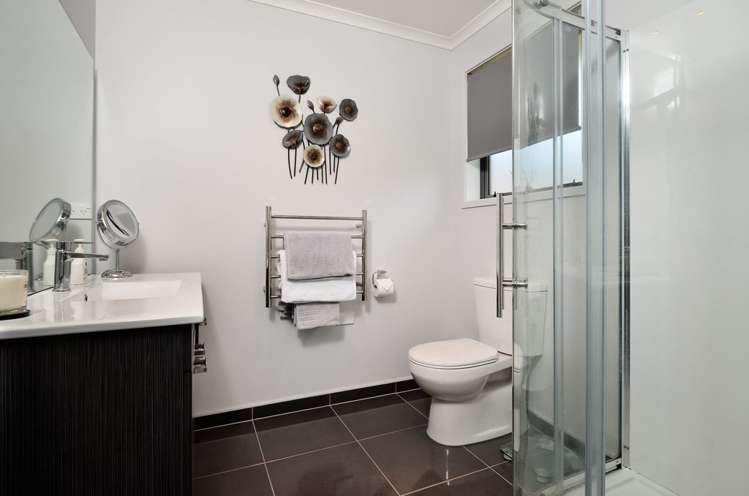 12 Jelas Drive Riverhead_17