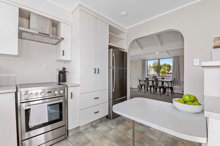 35 Tennyson Drive Owhata_6