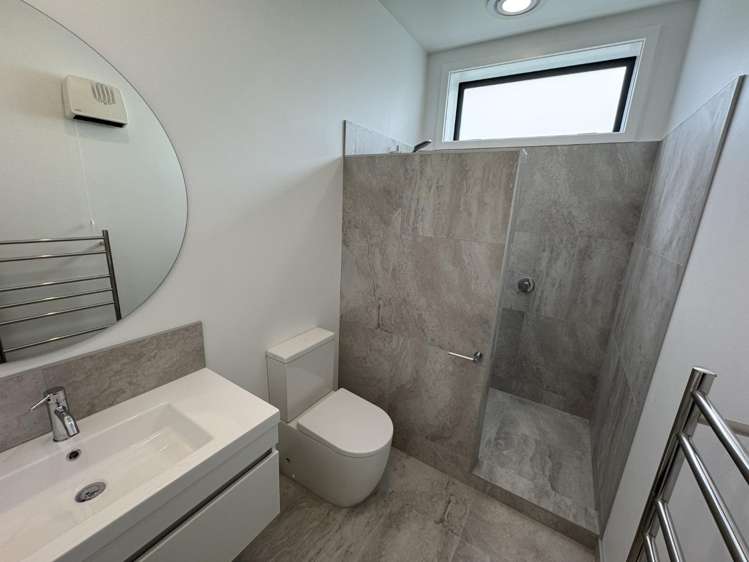 2/12 Willis Street 10446_7