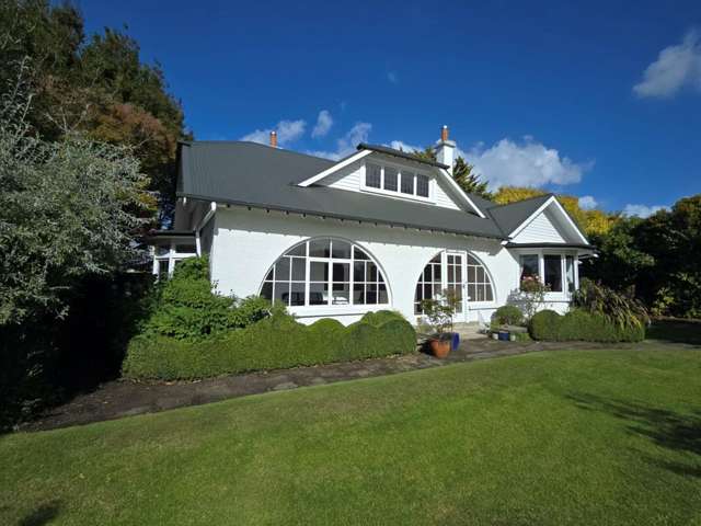 Savour the space-Four bed and three living