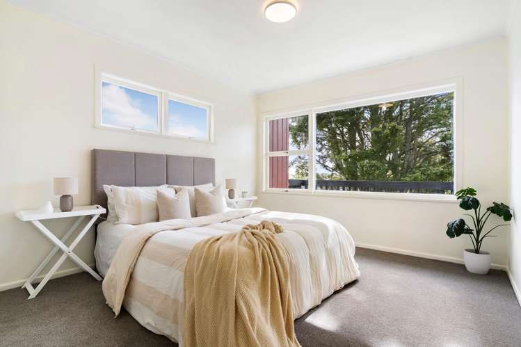 1/1 Nea Place Hillcrest_8