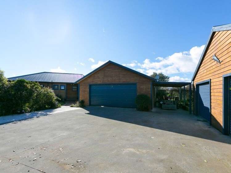 5881 Mountain Road Normanby_36